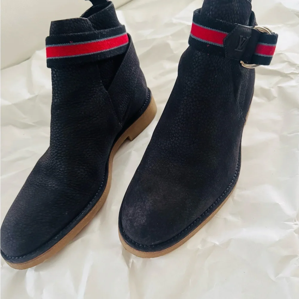 Louis Vuitton Leather Ankle Boots for men size 6 GUC